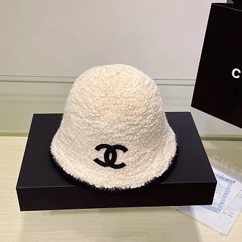 Chanel white knitted bucket hat