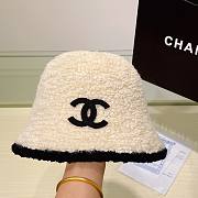 Chanel white knitted bucket hat - 6