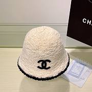 Chanel white knitted bucket hat - 4