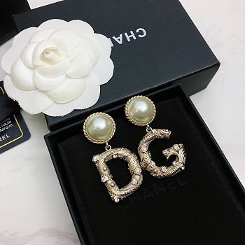 DG pearl logo earings 