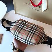 Burberry logo printed belt bag - 5