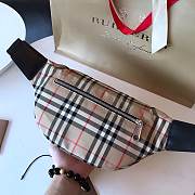 Burberry logo printed belt bag - 4