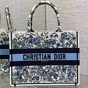 Dior Medium Book Tote White Multicolor Flowers Constellation Embroidery 36cm - 1