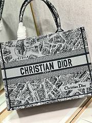 Dior medium book tote gray plan de Paris embroidery bag - 2