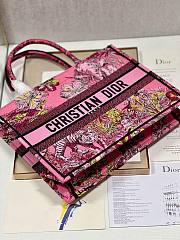 Dior medium book tote celestial pink multicolor embroidery bag - 2