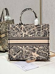 Dior large book tote beige plan de Paris embroidery bag - 4