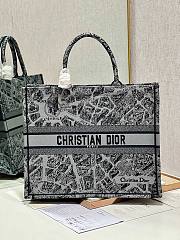 Dior large book tote gray plan de Paris embroidery bag - 1