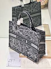 Dior large book tote gray plan de Paris embroidery bag - 5