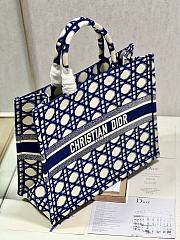 Dior large blue caro embroidery bag - 3