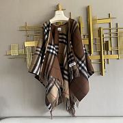 Burberry Check Wool Reversible Cape 02 - 1