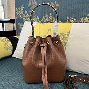 Valentino Garavani rockstud brown leather bucket bag - 3