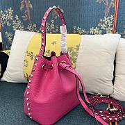 Valentino Garavani rockstud pink leather bucket bag - 1