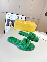 Fendi Baguette green sheepskin slides - 5