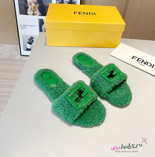 Fendi Baguette green sheepskin slides - 1