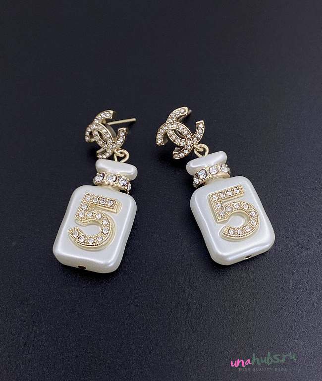 Chanel white earings  - 1