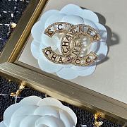 Chanel gold brooch 02 - 5