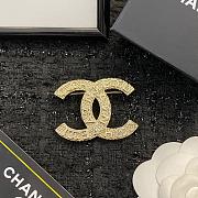 Chanel gold brooch 03 - 1