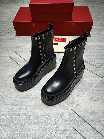 Valentino garavani rockstud platform boots