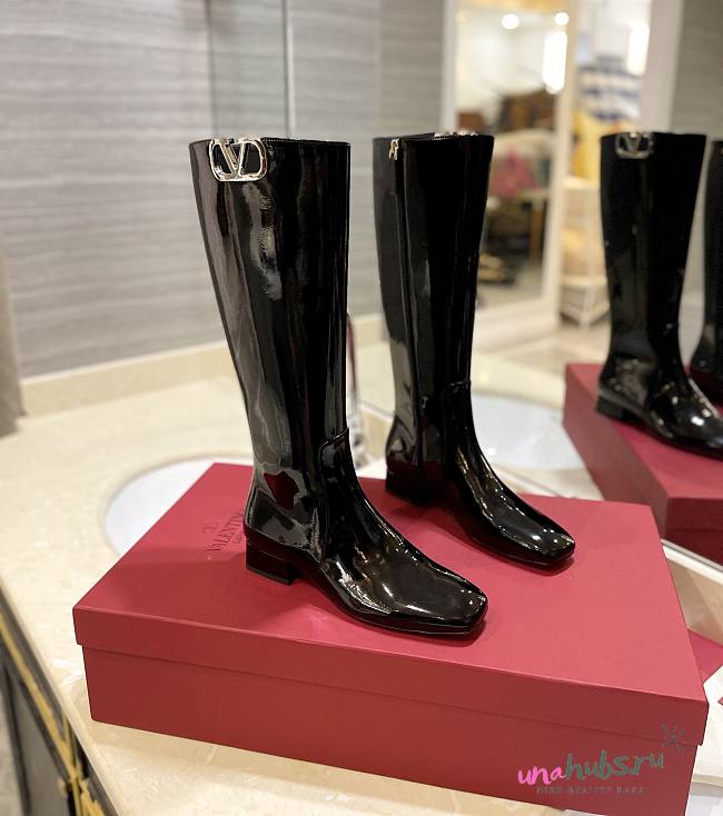 Valentino logo medium black patent boots - 1