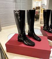 Valentino logo medium black patent boots - 1