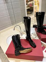 Valentino logo medium black patent boots - 6