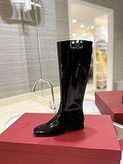 Valentino logo medium black patent boots - 4