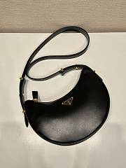 Prada Arqué black leather shoulder bag - 5