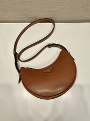 Prada Arqué brown leather shoulder bag - 3