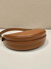 Prada Arqué brown leather shoulder bag - 4