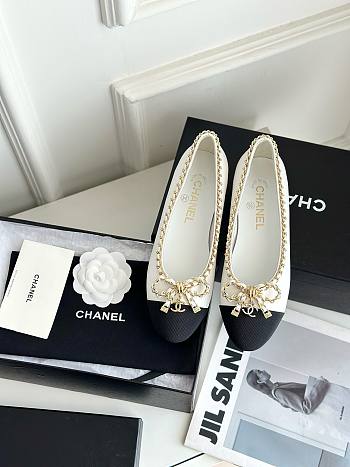 Chanel white leather bow flats