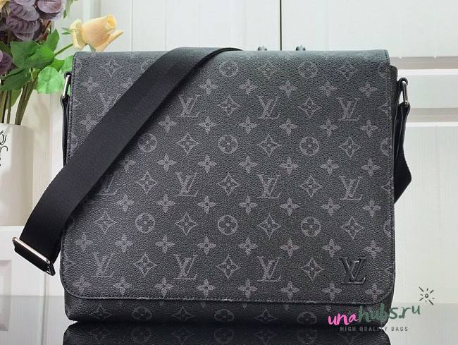 Louis Vuitton MM District M44000 - 1