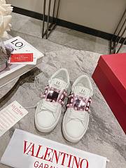 Valentino Garavani pink rockstud leather platform sneakers - 2