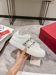 Valentino Garavani silver rockstud leather platform sneakers - 5