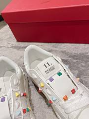 Valentino Garavani white rockstud leather platform sneakers - 2