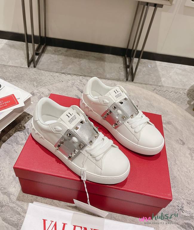 Valentino Garavani silver rockstud leather platform sneakers - 1