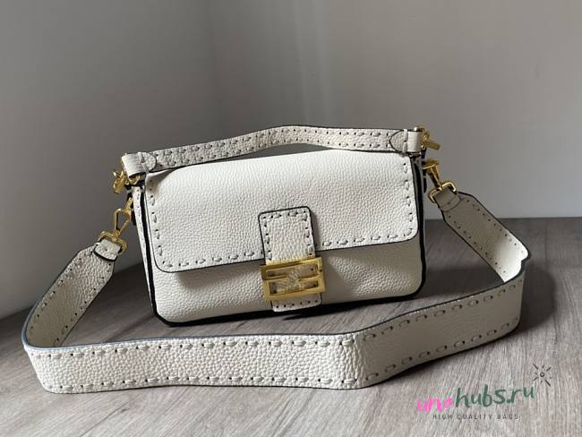 Fendi Baguette white topstitching bag - 1