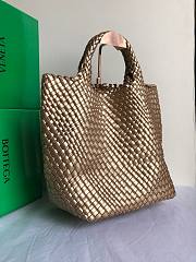 Bottega Veneta woven gold tote bag - 2