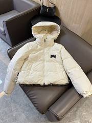 BURBERRY Reversible cropped down white jacket - 2