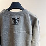 Louis Vuitton gray sweater  - 5