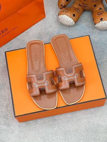 Hermes oran brown white stiching slippers