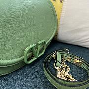 Valentino Vsling green grainy calfskin shoulder bag - 4