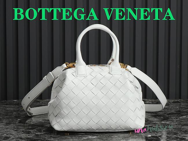 Bottega Veneta Bauletto medium white leather bag - 1