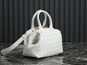 Bottega Veneta Bauletto medium white leather bag - 3