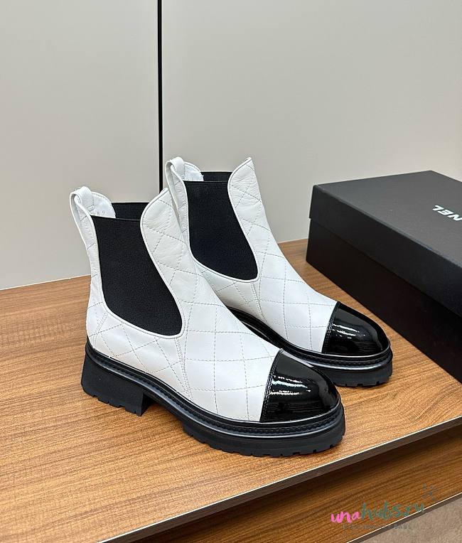 Chanel chelsea white leather boots - 1