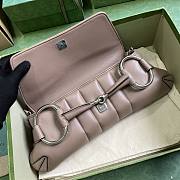 Gucci Horsebit large chain brown leather bag - 4