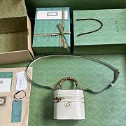 Gucci mini bamboo white shoulder bag - 3