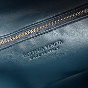 Bottega Veneta Large Ladies Jodie Hobo Blue Bag - 4