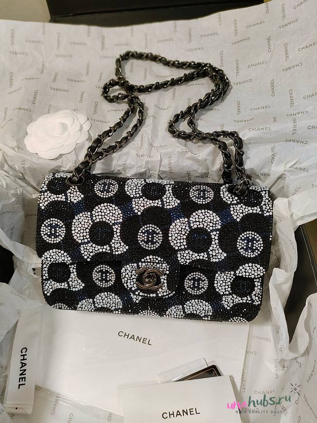 Chanel small sequin 2023 hand bag  - 1