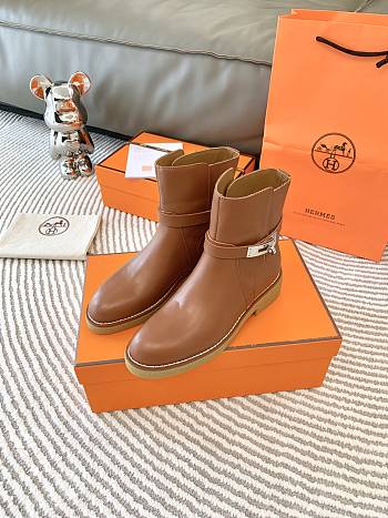 Hermes short boots ( brown/ black/ cream)