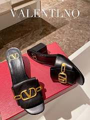 Valentino Garavani VLOGO leather sandals - 4